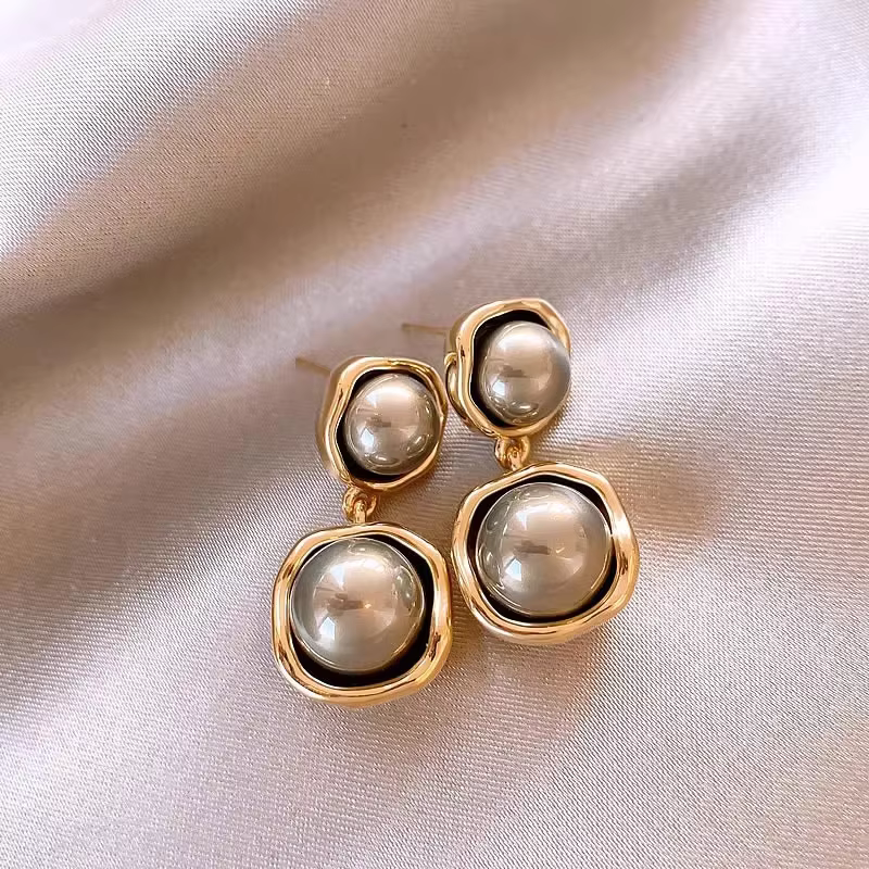 Sandra - Vintage Elegant Black Pearl Earrings