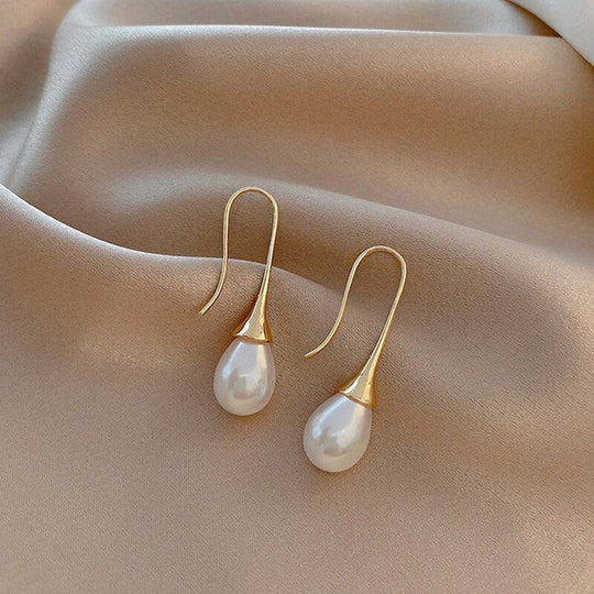 Casey - Pearl Drop Earrings